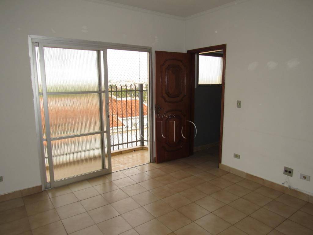 Casa à venda com 3 quartos, 180m² - Foto 1