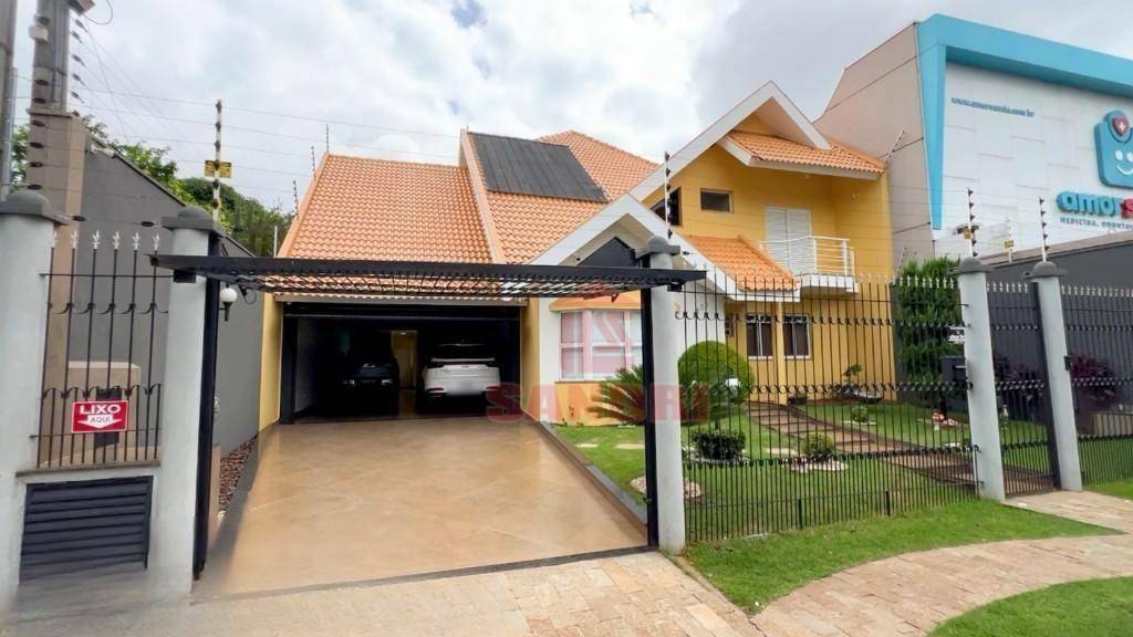 Sobrado à venda com 4 quartos, 286m² - Foto 1