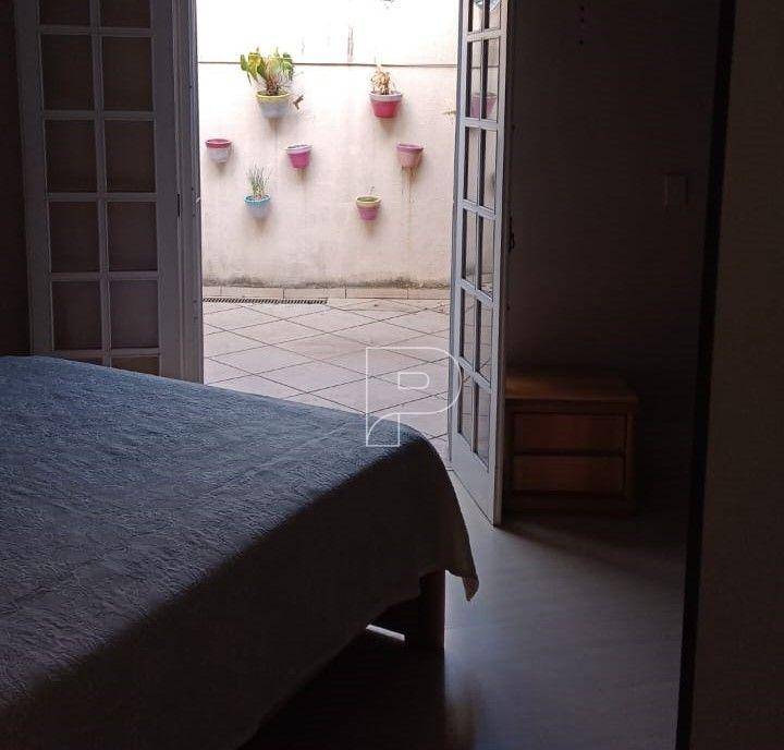 Casa à venda com 2 quartos, 65m² - Foto 17