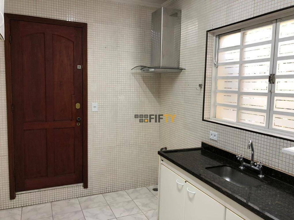 Casa à venda e aluguel com 6 quartos, 200m² - Foto 17