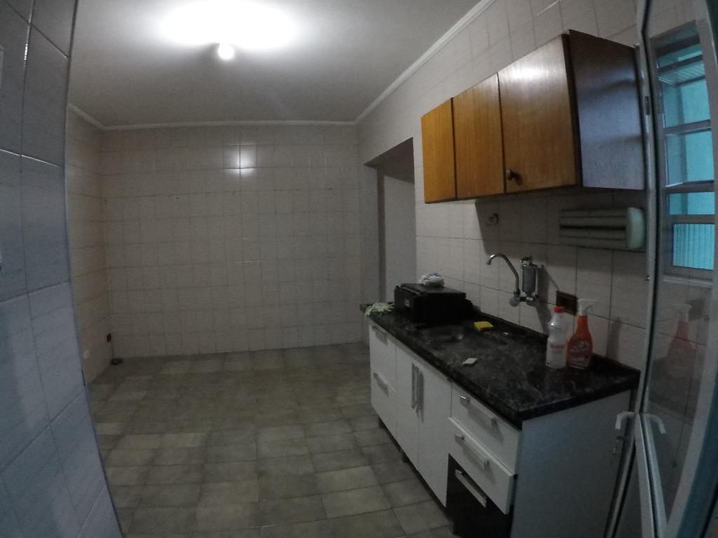 Casa à venda com 6 quartos, 140m² - Foto 2