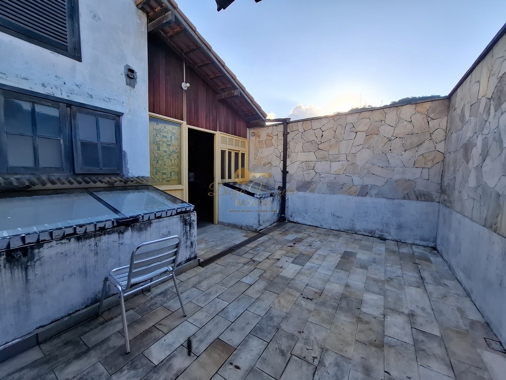 Casa para alugar com 5 quartos, 296m² - Foto 29
