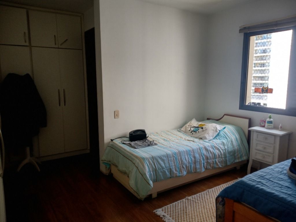 Apartamento à venda com 3 quartos, 238m² - Foto 11