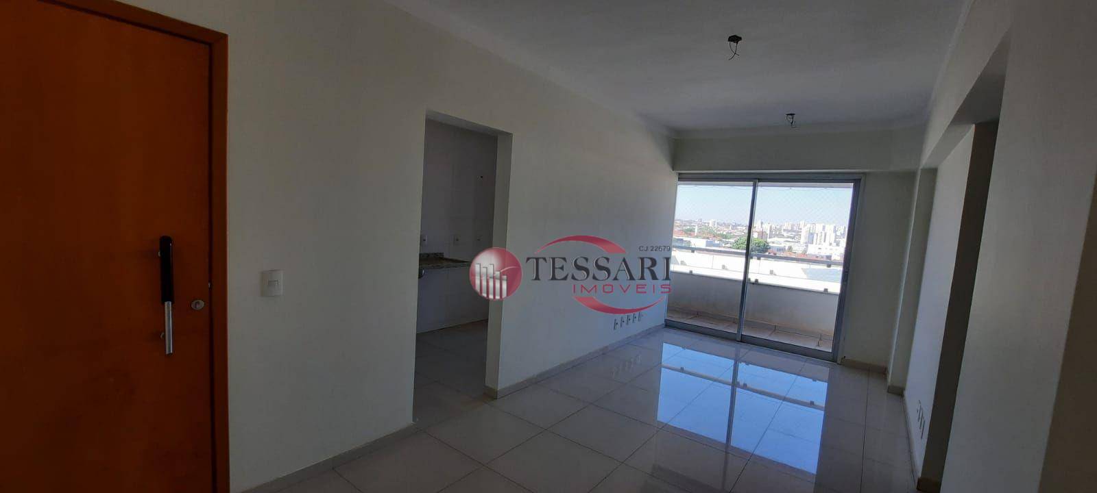 Apartamento à venda com 3 quartos, 75m² - Foto 2