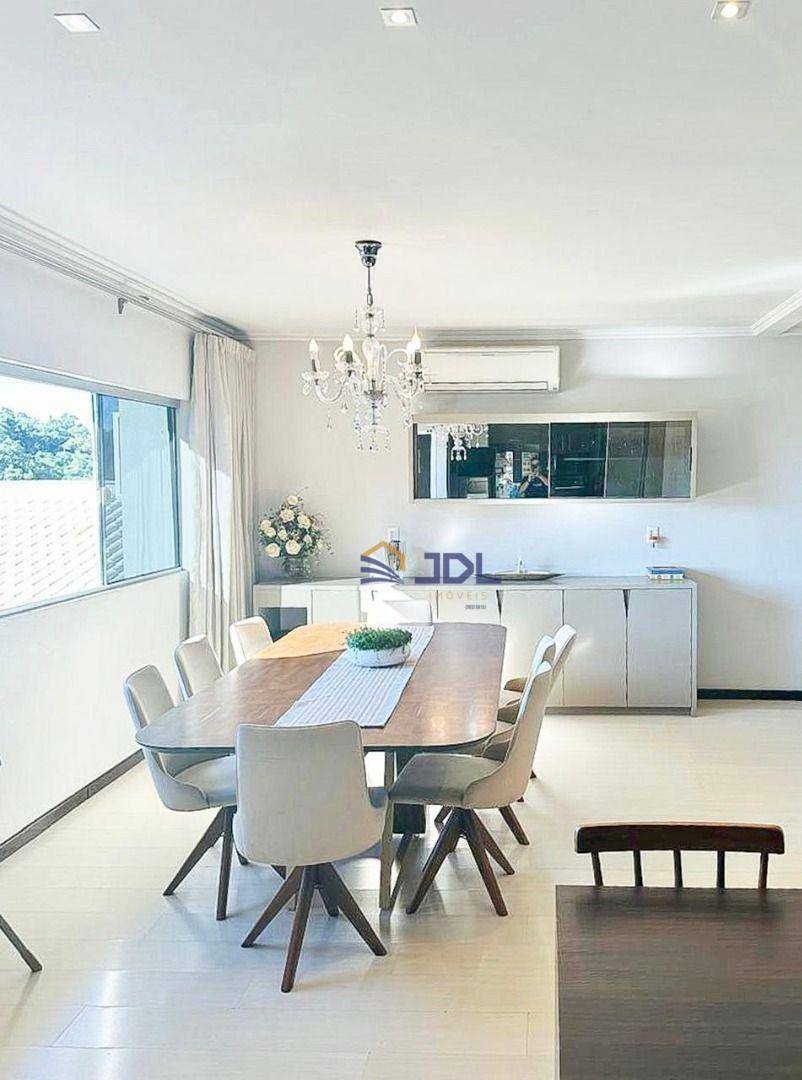 Casa à venda com 3 quartos, 202m² - Foto 9