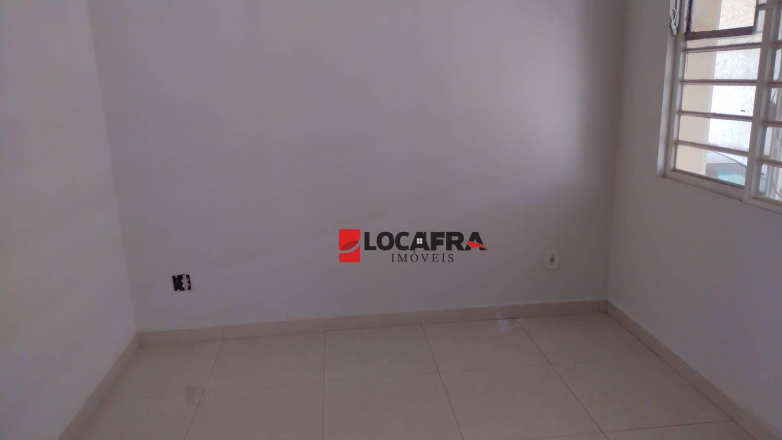 Casa para alugar com 4 quartos, 300m² - Foto 16