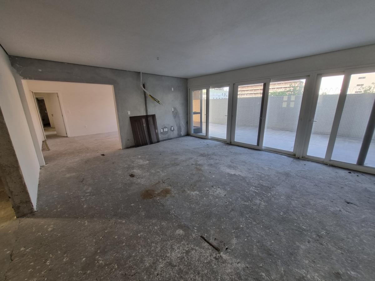 Apartamento à venda com 3 quartos, 207m² - Foto 3