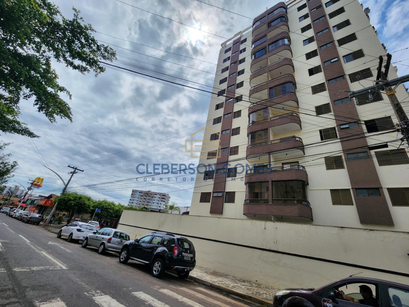 Apartamento à venda com 4 quartos, 240m² - Foto 2