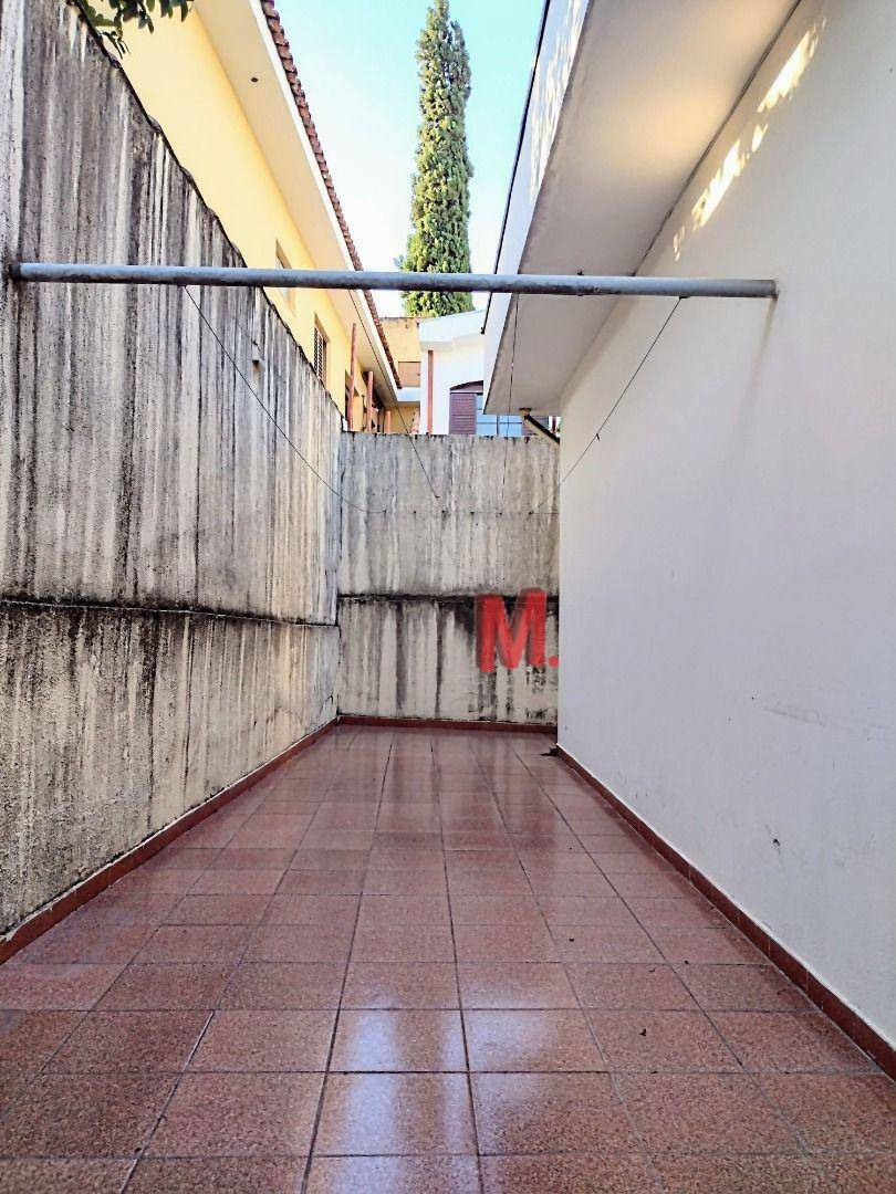 Casa à venda com 5 quartos, 224m² - Foto 32