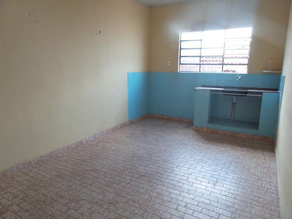 Casa à venda com 2 quartos, 180m² - Foto 3