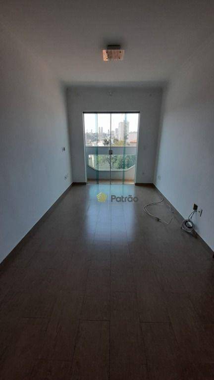 Apartamento para alugar com 2 quartos, 70m² - Foto 10