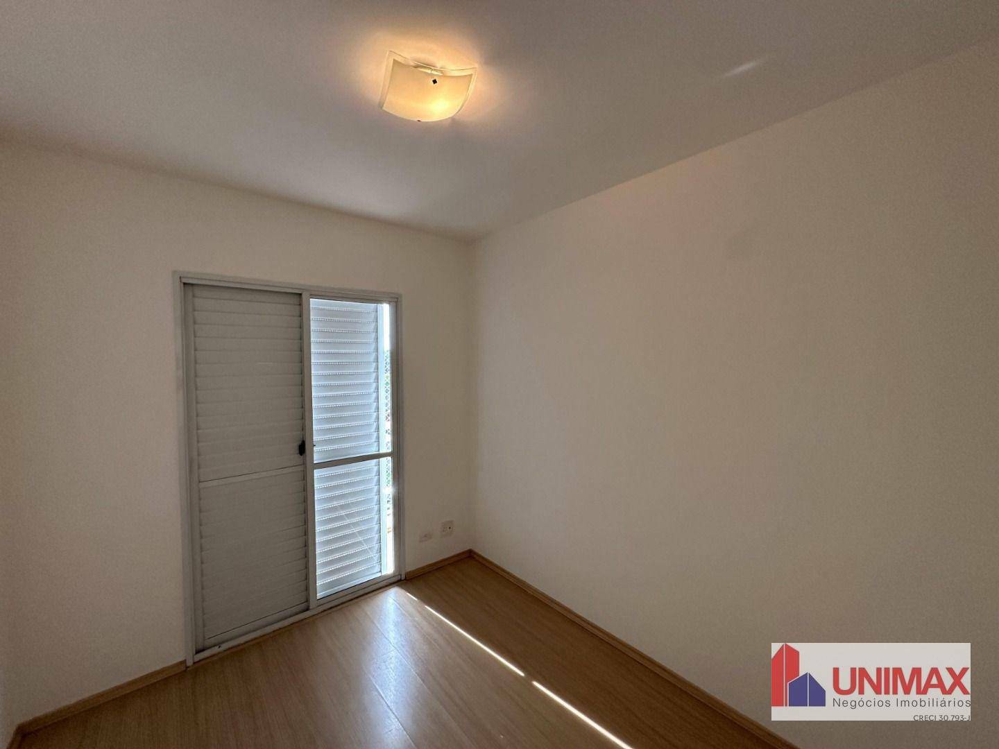 Apartamento para alugar com 3 quartos, 98m² - Foto 12