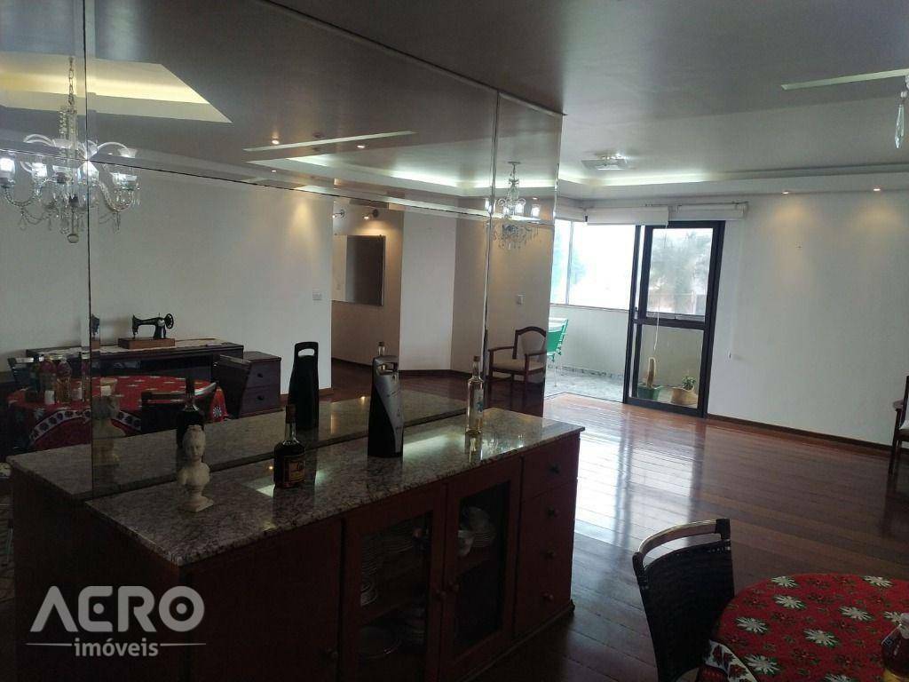 Apartamento à venda com 3 quartos, 240m² - Foto 21