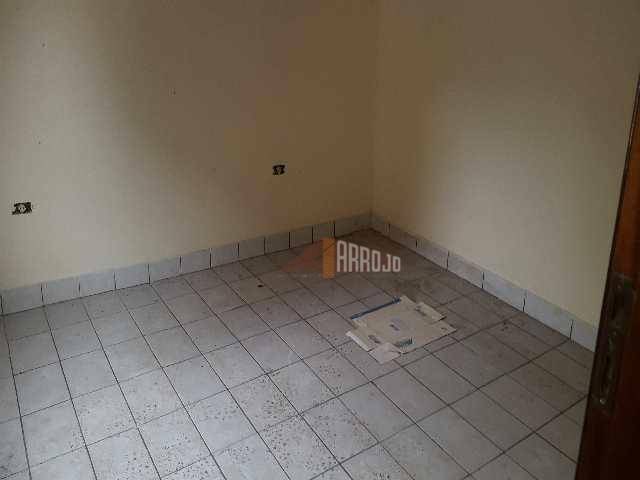 Casa à venda com 1 quarto, 200m² - Foto 3