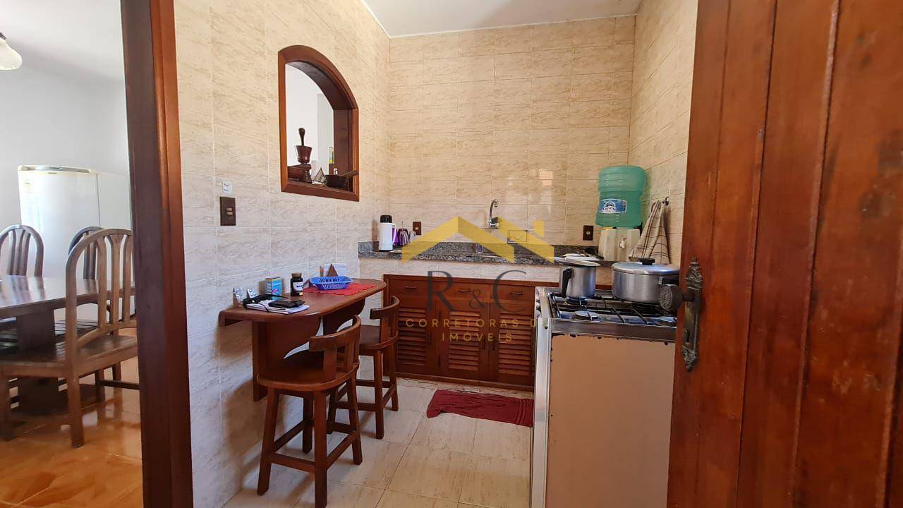 Casa à venda com 2 quartos, 156m² - Foto 2