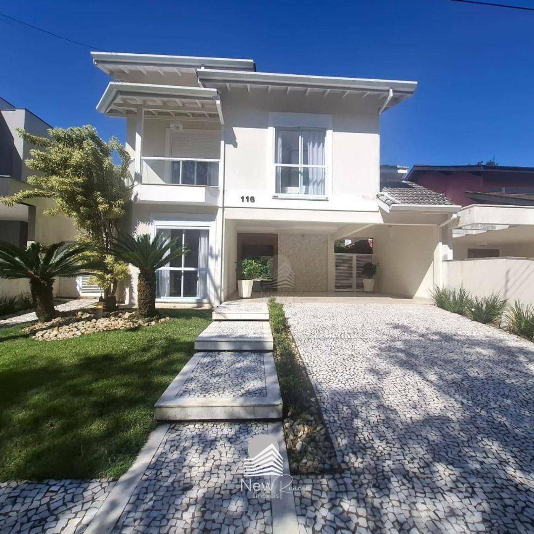 Casa de Condomínio para alugar com 5 quartos, 340m² - Foto 1