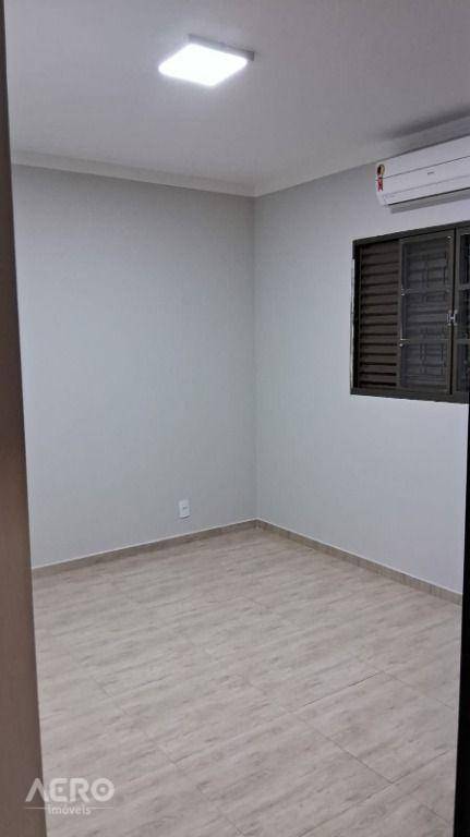 Casa de Condomínio à venda com 3 quartos, 290m² - Foto 15