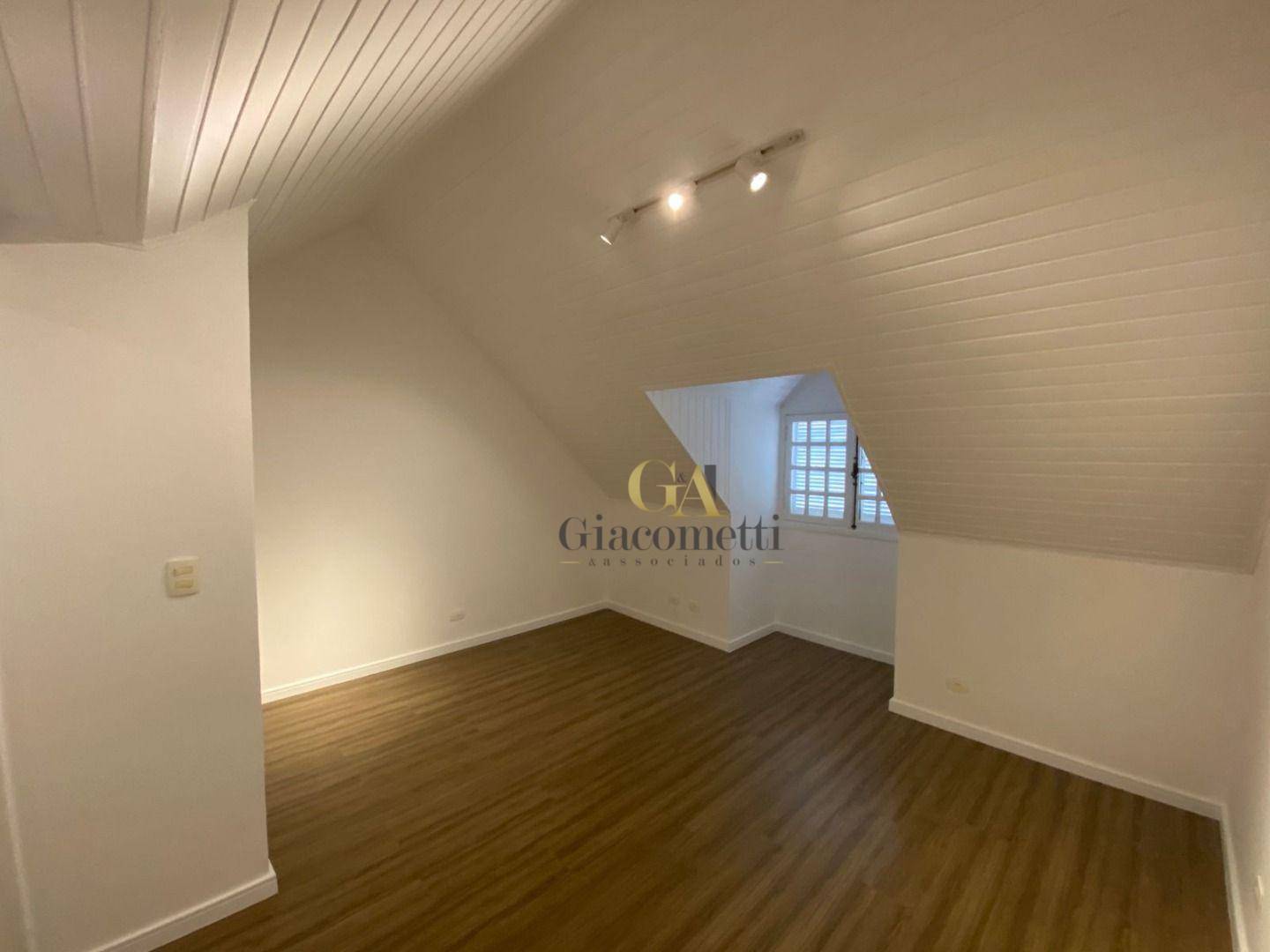 Casa de Condomínio à venda com 4 quartos, 326m² - Foto 18