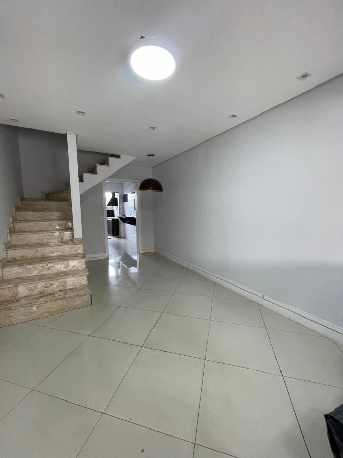 Sobrado à venda com 2 quartos, 62m² - Foto 1