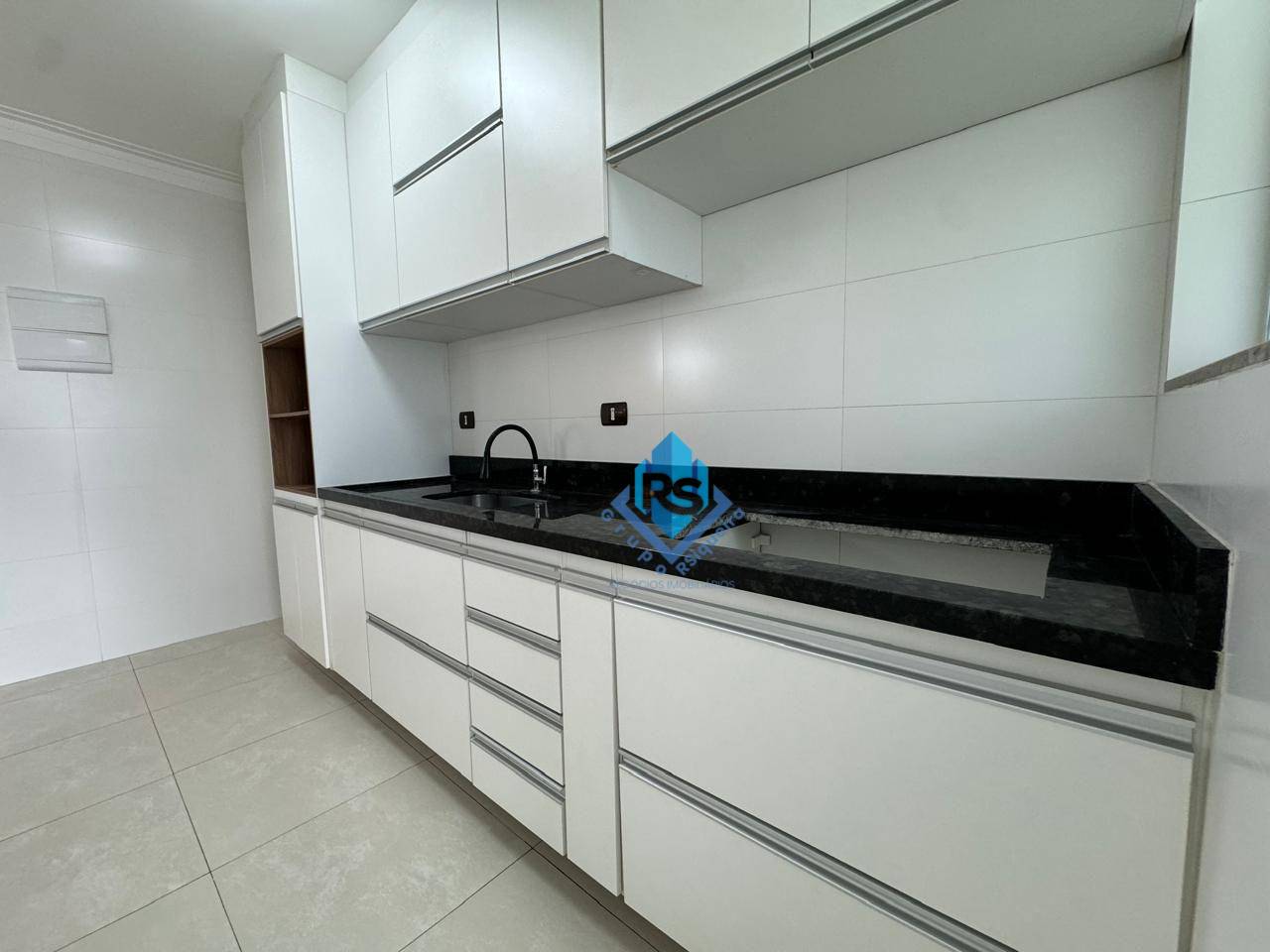 Apartamento à venda com 2 quartos, 75m² - Foto 10