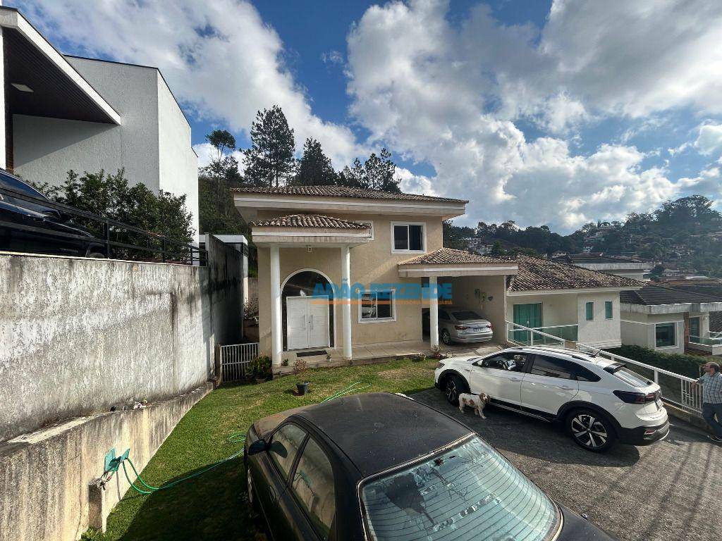 Casa de Condomínio à venda com 4 quartos, 251m² - Foto 1