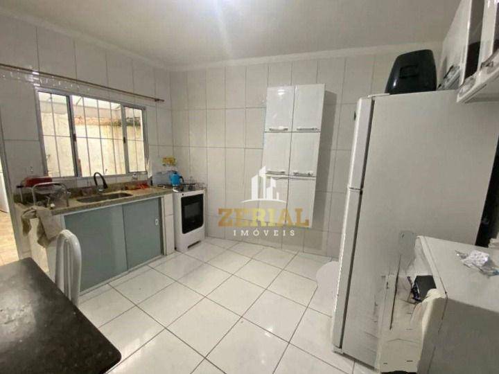 Sobrado à venda com 3 quartos, 210m² - Foto 4