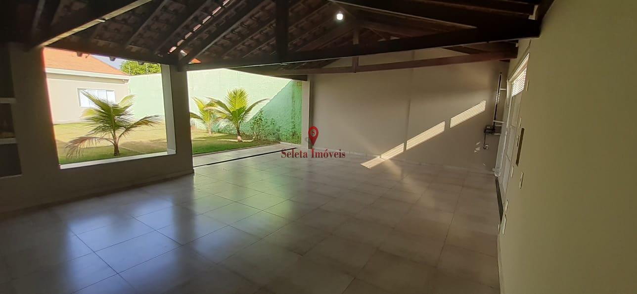 Casa à venda com 1 quarto, 130m² - Foto 2