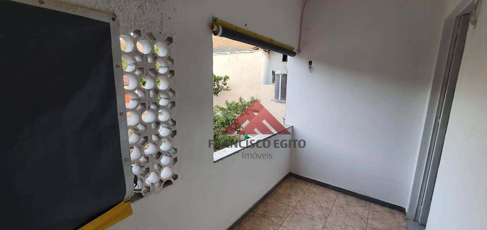 Casa à venda com 6 quartos, 327m² - Foto 5