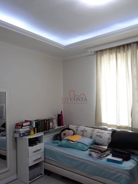 Casa à venda com 3 quartos, 248m² - Foto 12