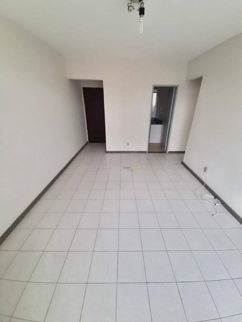 Apartamento à venda e aluguel com 2 quartos, 100m² - Foto 3