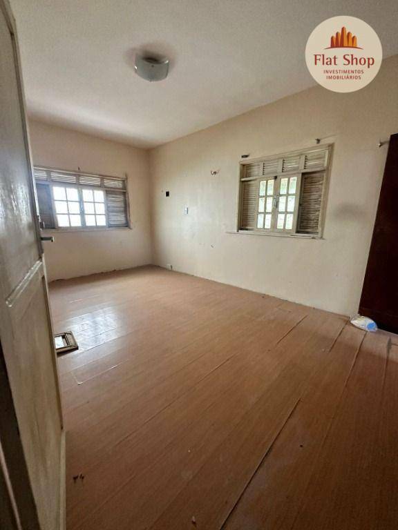 Casa à venda com 4 quartos, 300m² - Foto 5