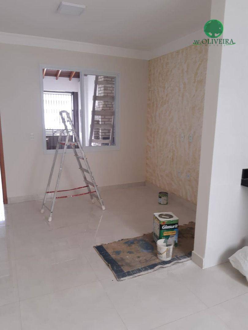 Casa à venda com 3 quartos, 95m² - Foto 1