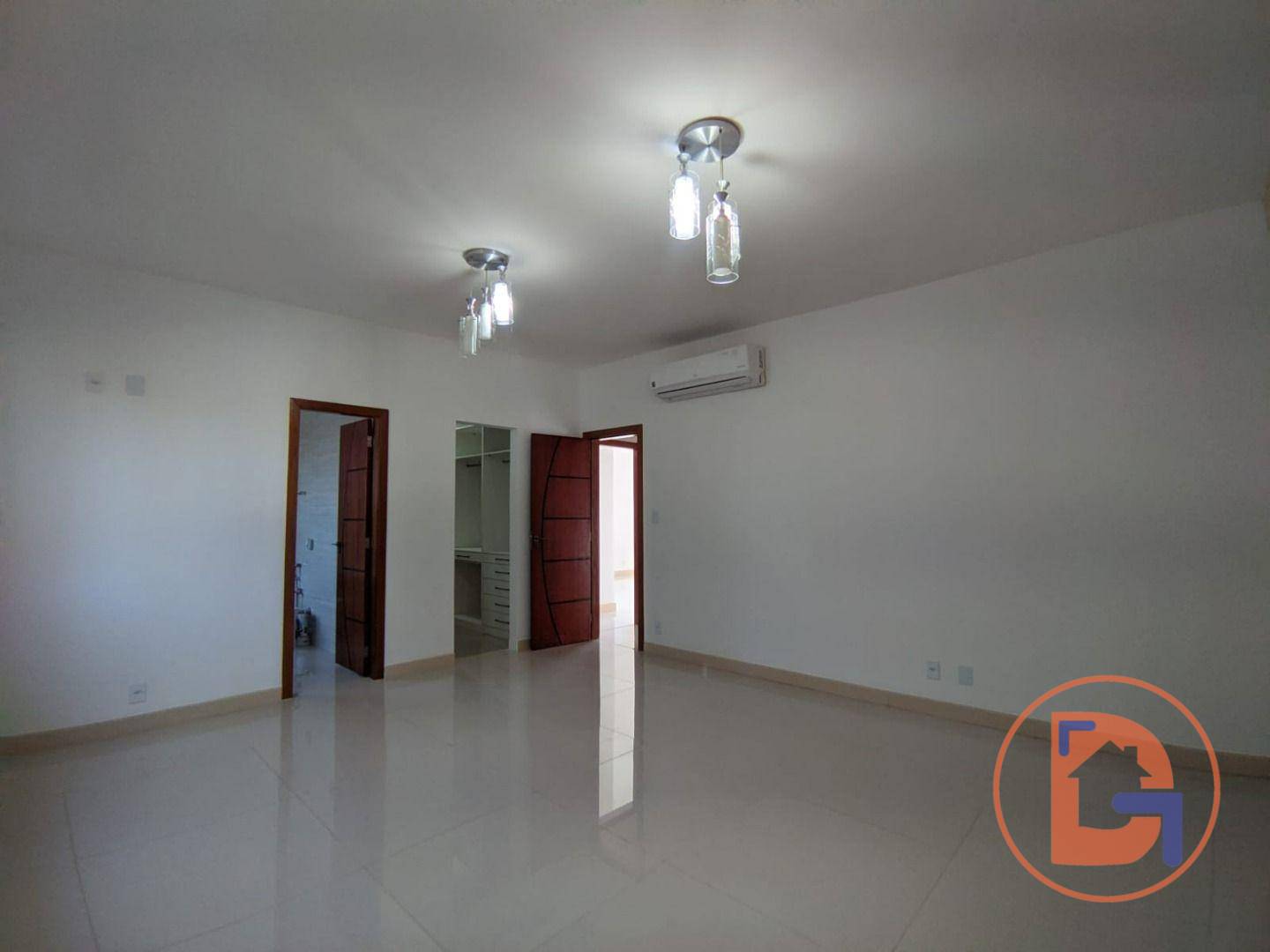 Casa à venda com 5 quartos, 240m² - Foto 34