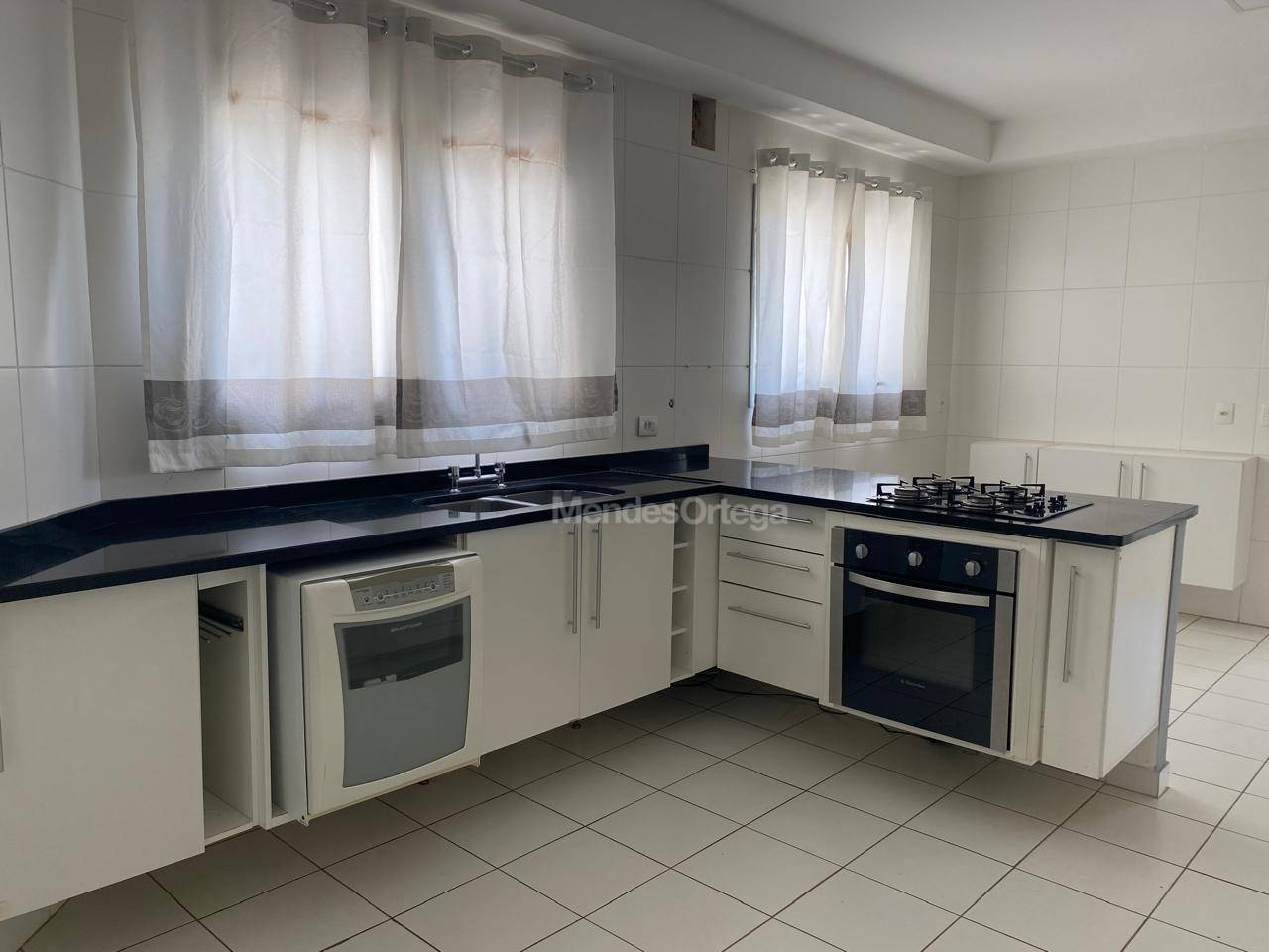 Apartamento para alugar com 3 quartos, 232m² - Foto 43