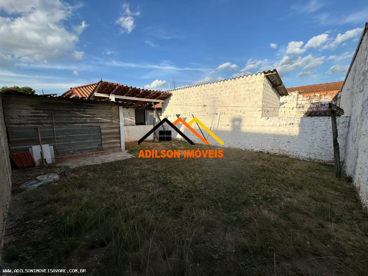 Casa à venda com 2 quartos, 200m² - Foto 1