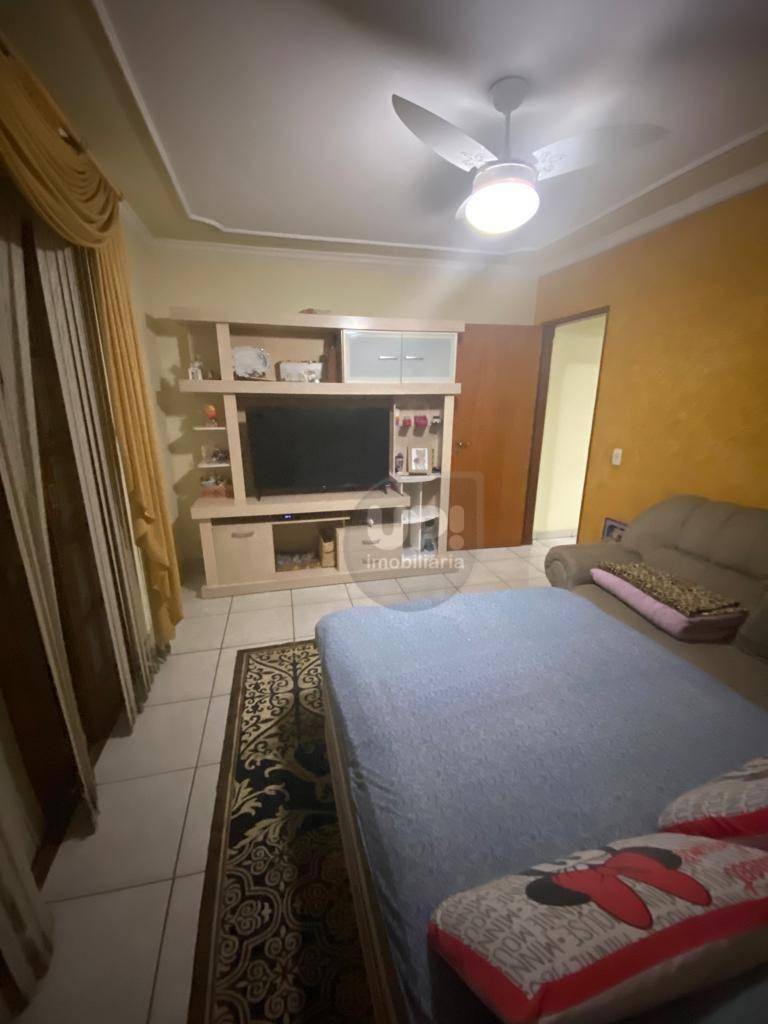 Casa à venda com 3 quartos, 150m² - Foto 10