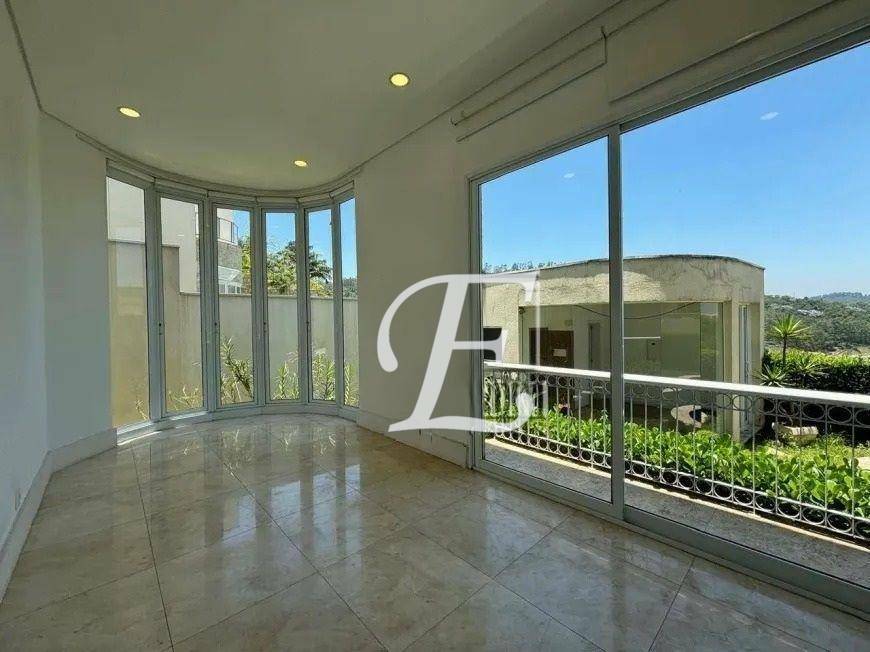 Casa de Condomínio para alugar com 4 quartos, 528m² - Foto 5