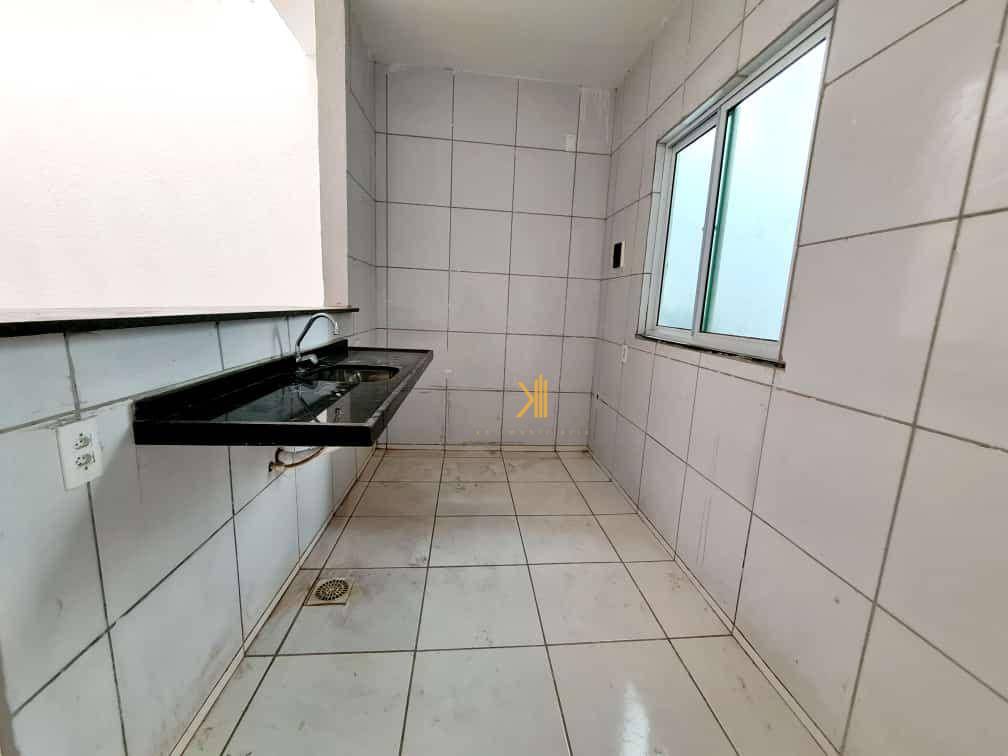 Casa à venda com 2 quartos, 80m² - Foto 4