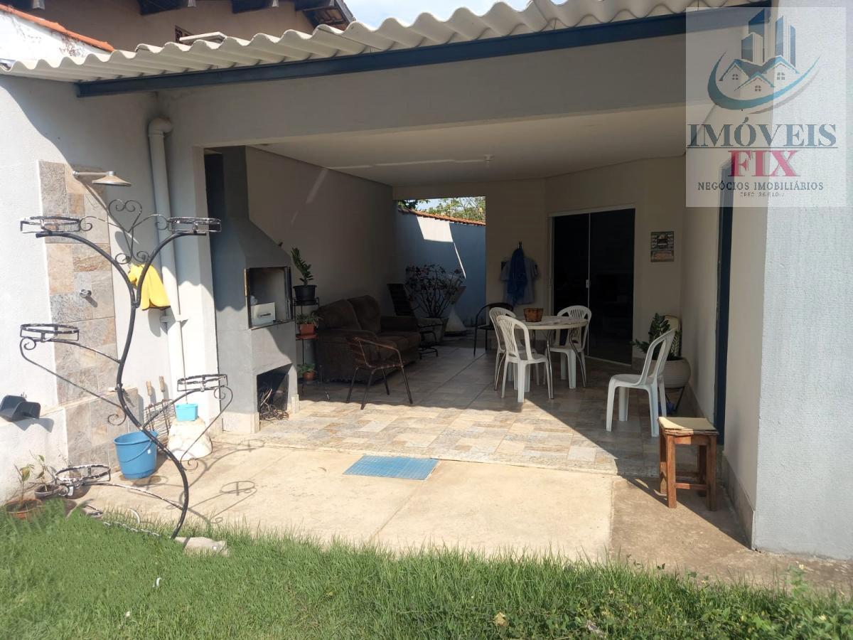 Casa à venda com 3 quartos, 170m² - Foto 1