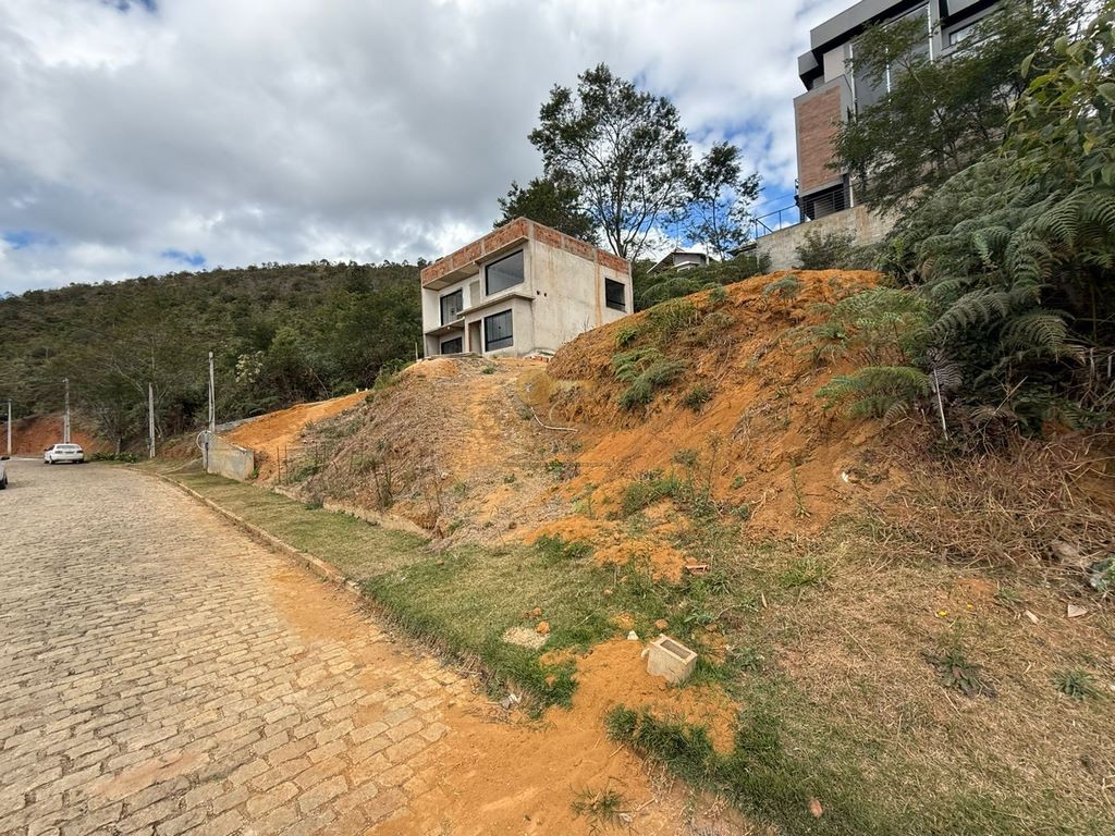 Casa de Condomínio à venda com 3 quartos, 480m² - Foto 2