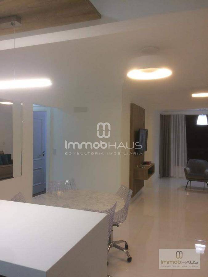 Apartamento à venda com 3 quartos, 116m² - Foto 6