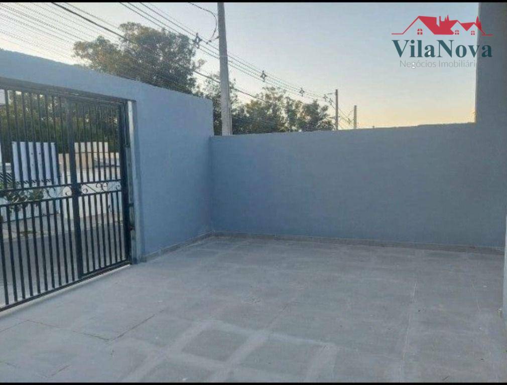 Casa à venda com 2 quartos, 58m² - Foto 4