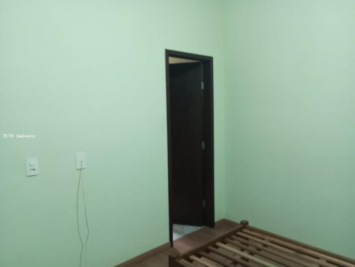 Casa para alugar com 3 quartos, 300m² - Foto 15