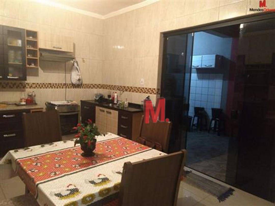 Casa à venda com 3 quartos, 192m² - Foto 15