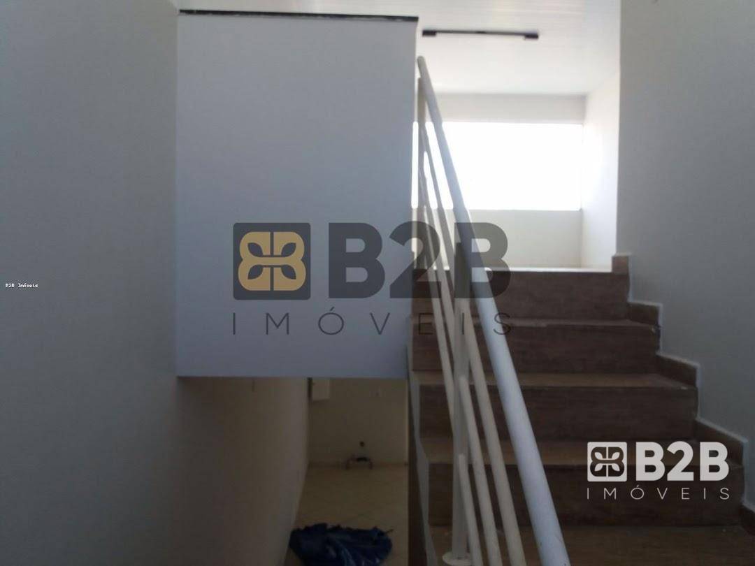 Casa para alugar com 1 quarto, 1m² - Foto 1
