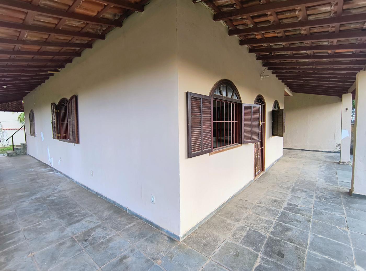 Casa à venda com 2 quartos, 450m² - Foto 3