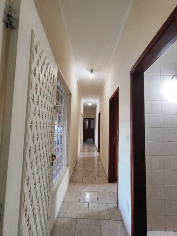 Casa para alugar com 4 quartos, 160m² - Foto 17