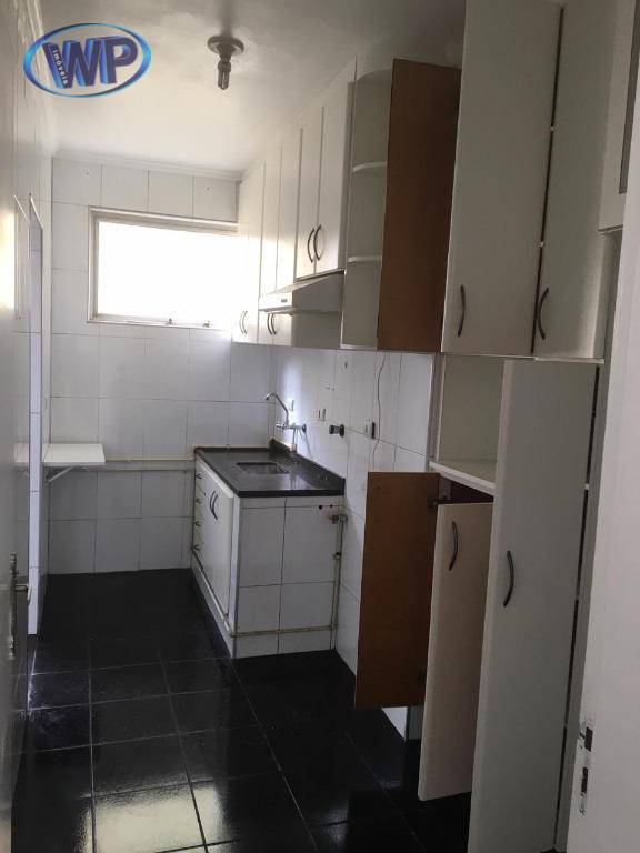 Apartamento à venda com 2 quartos, 65m² - Foto 11