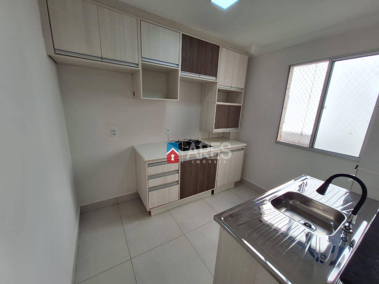 Apartamento à venda com 2 quartos, 45m² - Foto 3