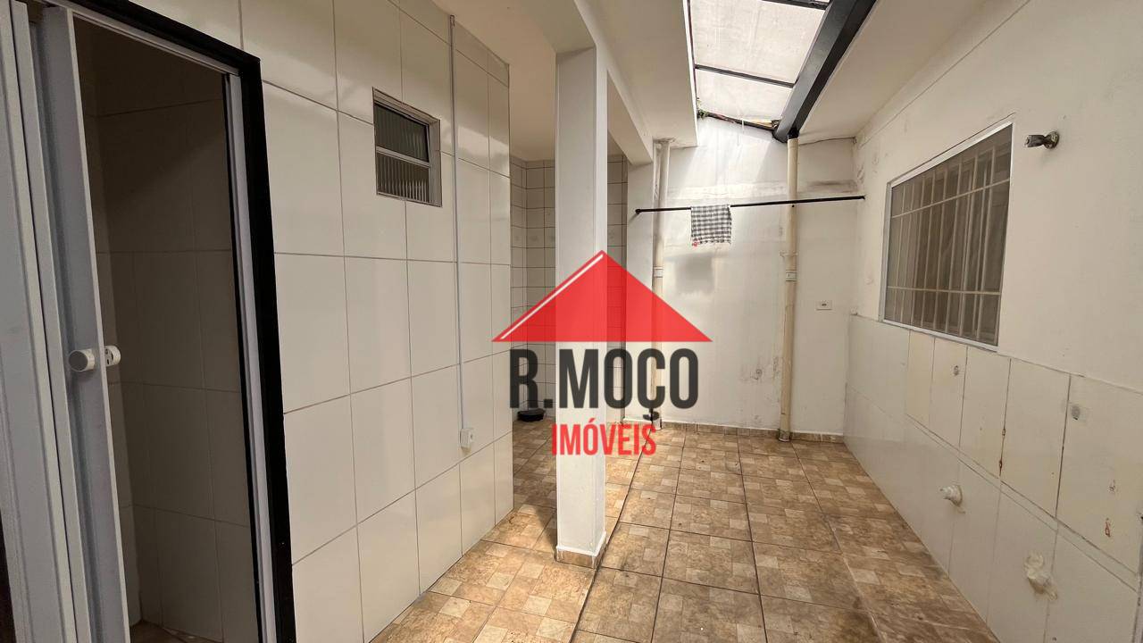 Casa para alugar com 5 quartos, 130m² - Foto 22